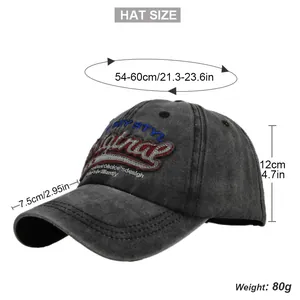 Détail de la broderie 3D sur la casquette de baseball en coton gris délavé ajustable
