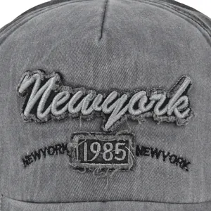 Casquette vintage en coton délavé gris foncé avec broderie Newyork 1985 détaillée