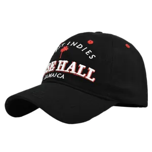Detalle del bordado Basehall y el logo de la palmera roja en una gorra de béisbol negra