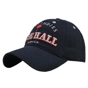Detalle de gorra Rose Hall con bordado West Indies y texto Jamaica en blanco
