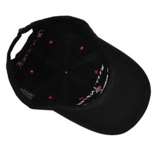 Vista interior de la gorra de béisbol de algodón con bordado y hebilla ajustable