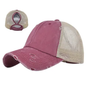 Cappellino vintage bordeaux e beige per coda di cavallo con rete ed effetto invecchiato