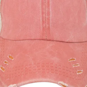Berretto da baseball vintage in cotone rosa lavato con foro per coda di cavallo e strappi