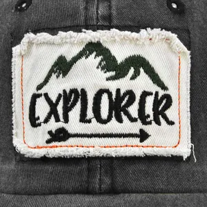 Berretto da baseball in cotone lavato con ricamo Explorer e patch con bordi sfilacciati