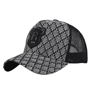 Casquette trucker respirante avec logo R en 3D et texture de tissage en losange