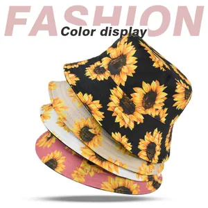 Aperçu des coloris pour quatre bobs en coton avec motifs tournesols en noir, beige, blanc et rose