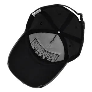 Binnenaanzicht van de MIAMI baseballpet met verstelbare riem en borduurdetails