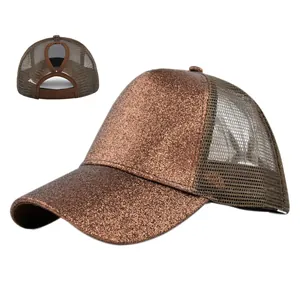 Glinsterende paardenstaart baseballpet in brons met mesh rug voor dames in de zomer