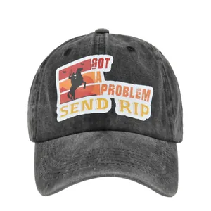 Cappellino da baseball grigio scuro lavato con ricamo Rip Wheeler Yellowstone e stampa tramonto