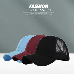 Trois casquettes queue-de-cheval unies en bleu clair, bordeaux et filet noir