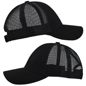 Vues latérales d'une casquette de camionneur noire avec maille respirante pour queue
