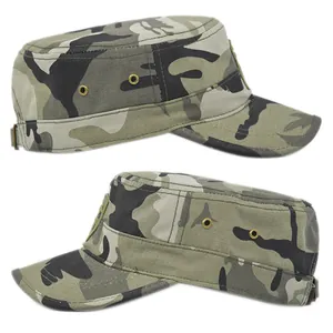 Detail der Dschungel-Camo-Militärmütze mit Belüftungslöchern und verstellbarem Metallgurt