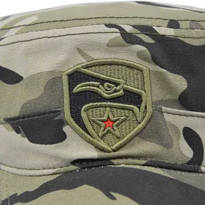 Taktische Tarnkappen-Militärmütze mit detaillierter Adler-Stickerei auf robustem Canvas