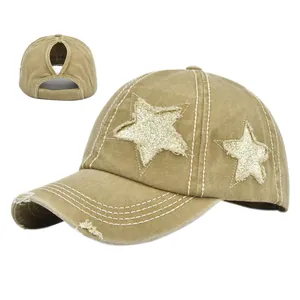 Berretto da baseball kaki invecchiato con stelle glitterate e foro per coda di cavallo