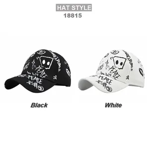 Casquettes de baseball imprimées graffiti avec broderie 3D en noir et blanc chic