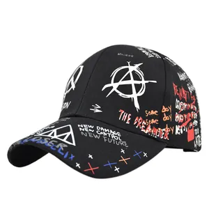 Schwarze Baseballkappe mit Graffiti-Druck, Anarchie-Symbolen und The Dreamer Text