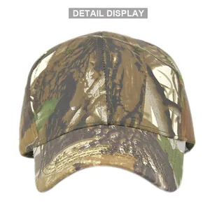 Nahaufnahme der Camouflage-Baseballkappe mit verstärkten Nähten und Ösen