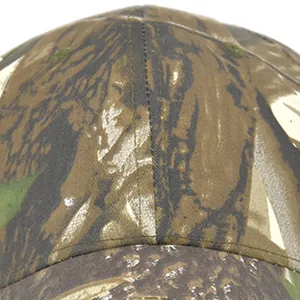 Jungle Camouflage Baseballkappe mit Stickerei und atmungsaktivem Mesh in der Vorderansicht
