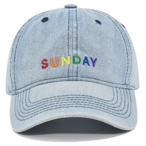 Cappello da baseball in denim azzurro con ricamo SUNDAY arcobaleno 3D colorato
