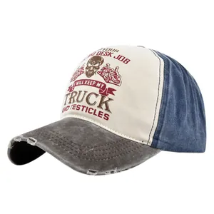 Gorra trucker con estampado de calavera, diseño de malla tricolor y bordado estilo vintage