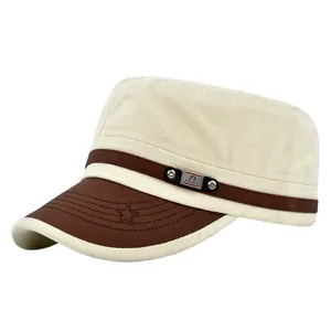 Retro legerpet van beige canvas met bruine leren klep en ster-borduurdetails