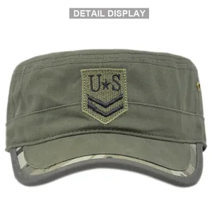 Detail der armygrünen Feldmütze mit US-Stickerei und Camouflage-Muster unter dem Schirm