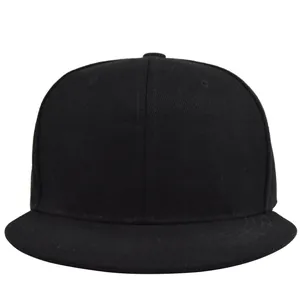 Classic plain black flat brim snapback baseball cap in structured 6-panel cotton twill