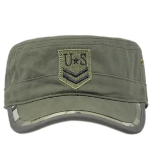 Armeegrüne Kadettenmütze mit U.S. Stickerei und Camouflage-Details am Schirm