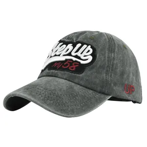 Détail de casquette de baseball grise délavée vintage avec broderie 3D et coutures nettes