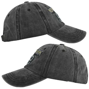 Detailed embroidery of NEW YORK and 3 on a washed cotton vintage baseball cap