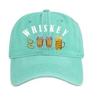 Detailansicht der Whiskey-Grafik und hochwertigen Nähte auf dieser mintgrünen Mesh-Kappe