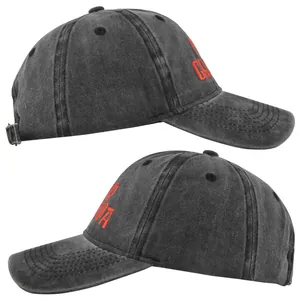 Détail de la casquette de baseball délavée avec broderie rouge PRO GRANDPA en coton