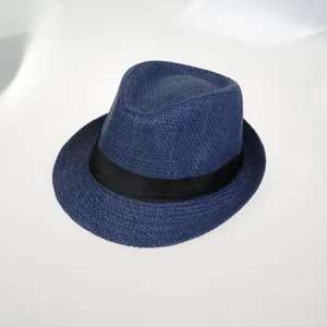Chapeau fedora en paille bleu foncé pour hommes avec ruban noir et texture tressée