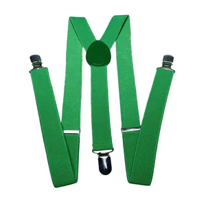 Dettaglio di bretelle elastiche a Y verde brillante con clip in metallo argento e cuoio