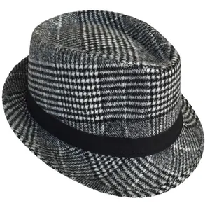 Cappello Fedora classico con motivo pied de poule bianco e nero e fascia nera decorativa
