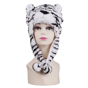 Cappello peluche di tigre bianca con paraorecchie e pompon neri e bianchi soffici