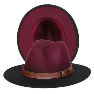 Chapeau fedora bicolore bordeaux et noir avec une sangle en cuir marron boucle