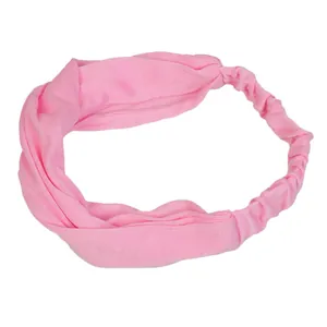Vista dettagliata della fascia elastica rosa per yoga con un design a nodo intrecciato