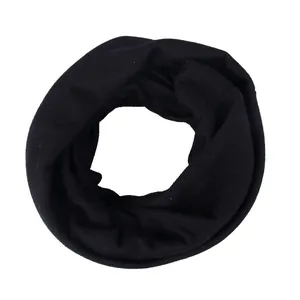 Seamless black outdoor cycling neck gaiter made of breathable moisture-wicking fabric
