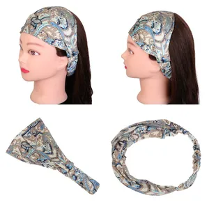 Vue détaillée du bandeau de yoga paisley double couche avec élastique et motif ethnique