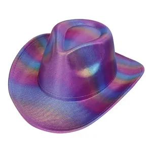 Detailansicht der Regenbogen-Farbverlauf und Metallic-Textur auf diesem Western-Cowboyhut