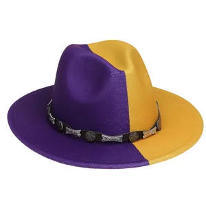 Détail d'un chapeau fedora bicolore violet et jaune avec bandeau en cuir étoilé