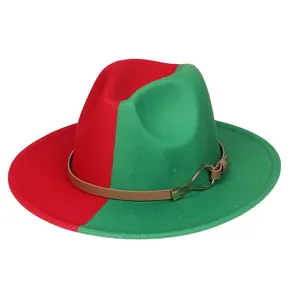 Chapeau Fedora bicolore rouge et vert en feutre avec ceinture marron et boucle dorée