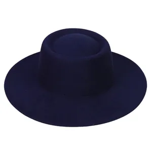 Cappello classico in lana blu scuro a tesa larga con cupola piatta in feltro morbido