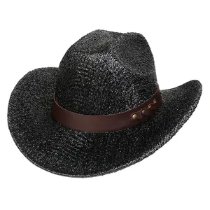 Sombrero vaquero negro de estilo western con textura trenzada y banda de cuero con tachuelas