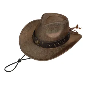 Dettaglio del cappello da cowboy marrone scuro con lucentezza metallica e cinturino in pelle