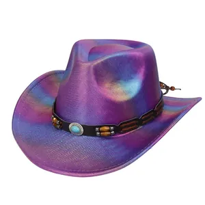 Dettaglio cappello da cowboy sfumato laser con lucentezza metallica e cinturino etnico