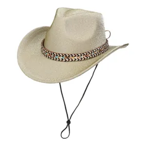 Détail chapeau de cowboy à paillettes avec bande brodée et cordon réglable