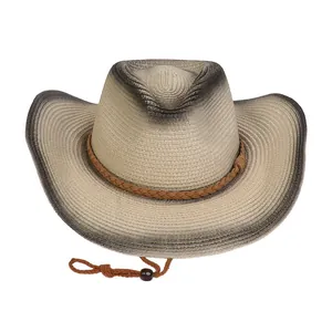 Detalle de sombrero de paja con banda trenzada marrón y cordón ajustable para el sol