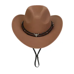 Chapeau de cowboy marron en laine avec chaîne tête de taureau et jugulaire réglable